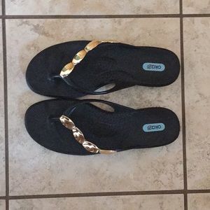 Oka b flip flops